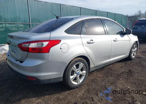 2013 Ford Focus Se z USA, uszkodzony, nr VIN 1FADP3F2XDL113844